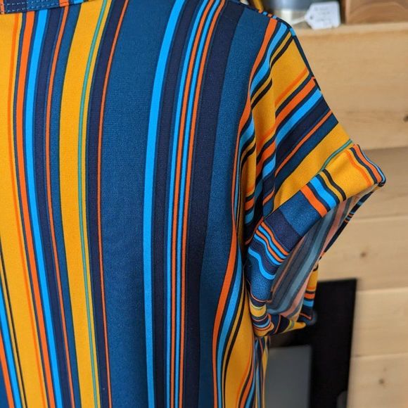 NEW Hi Low Colorful Cuffed Sleeve Front Tie Top Sized Medium from Suzy Shier - Picture 5 of 14